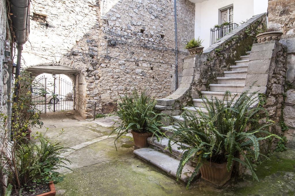 B&B La Corte Fondi Exterior foto